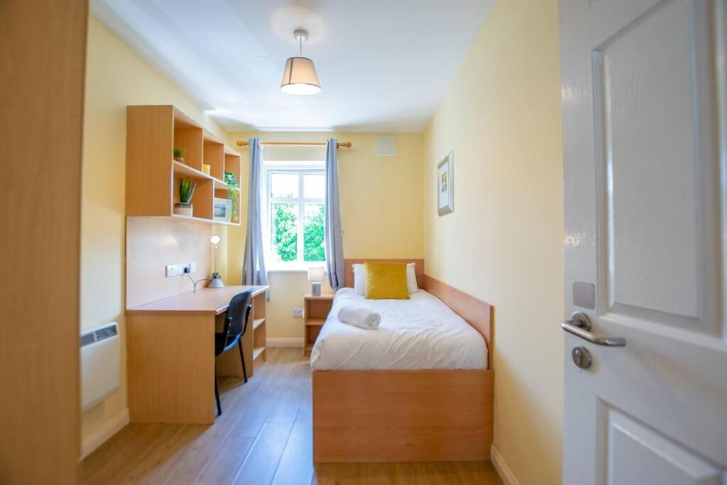 106 - The Townhouse By Shortstays Galway Exteriér fotografie