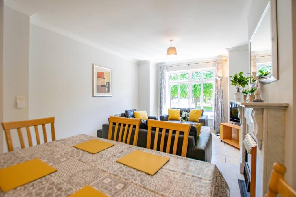106 - The Townhouse By Shortstays Galway Exteriér fotografie