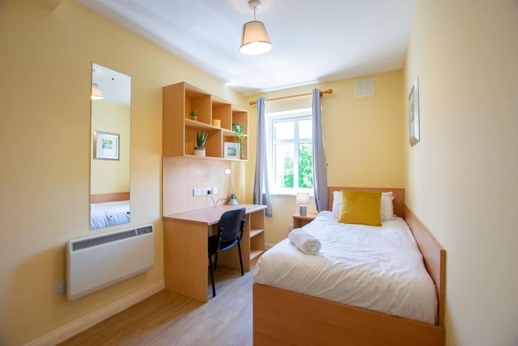 106 - The Townhouse By Shortstays Galway Exteriér fotografie